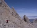 Passing below Torre de Cerredo